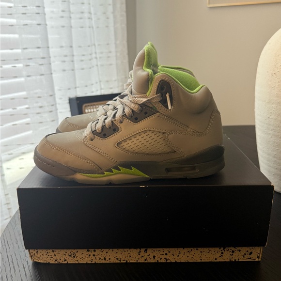 Jordan R Retro GS “Green Bean” (2022) Size 4Y - Picture 2 of 7